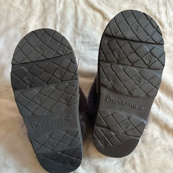Bearpaw women’s slippers size 6 NWOT - Picture 3 of 3